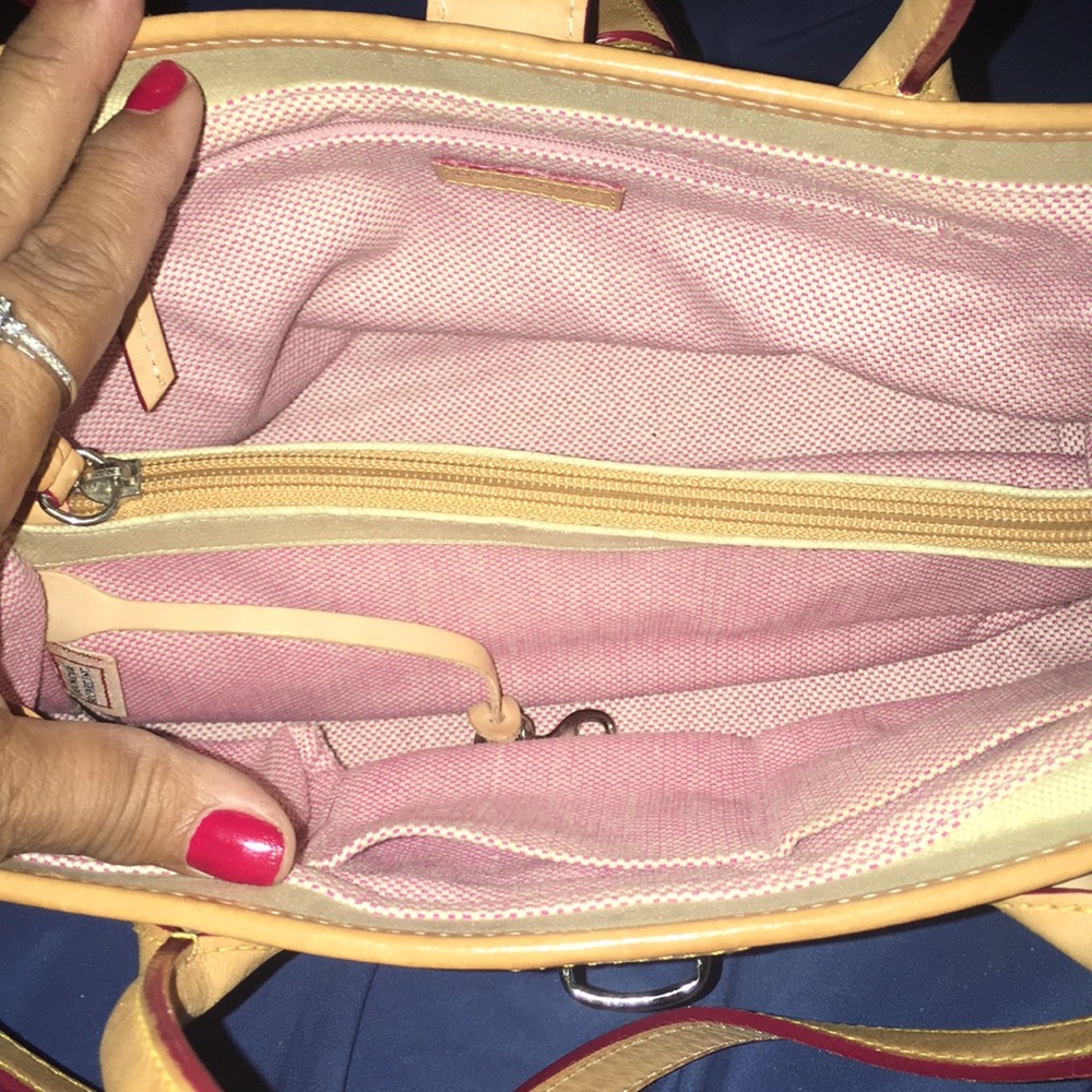 Dooney bourke - Picture 4 of 5